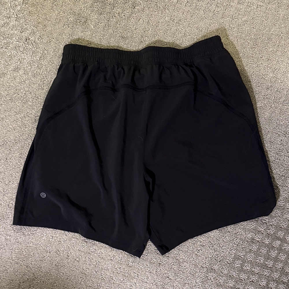 lululemon athletica Men's Black Athletic Shorts - Picture 4 of 5